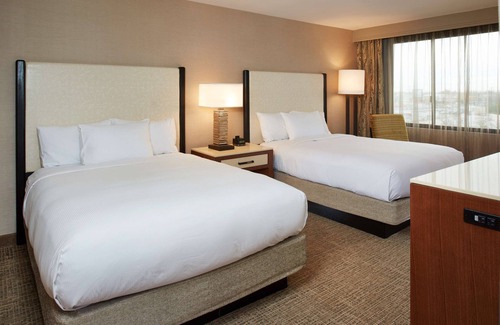 Downtown Hotel | DoubleTree by Hilton Fresno Convention Center