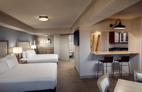 Mesa Hotel | DoubleTree by Hilton Phoenix Mesa