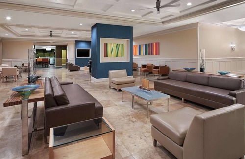 Sunrise Hotel | DoubleTree by Hilton Sunrise - Sawgrass Mills