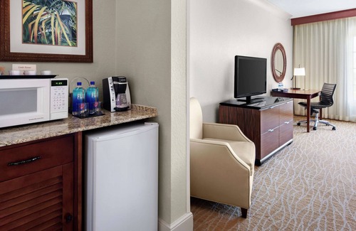 Sunrise Hotel | DoubleTree by Hilton Sunrise - Sawgrass Mills