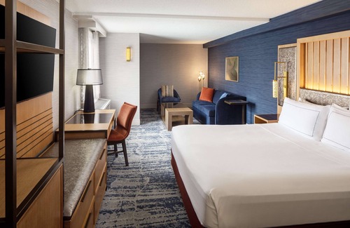 Downtown Hotel | Doubletree by Hilton Washington DC Silver Spring