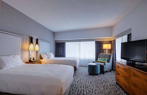 Downers Grove Hotel | DoubleTree Suites by Hilton Htl & Conf Cntr Downers Grove