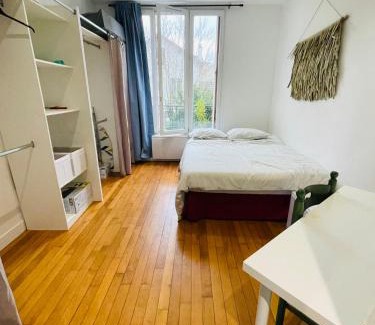 Villemomble Wohnung | Douce France - 300m to train station/6persons/2Rooms/35mnToDisney