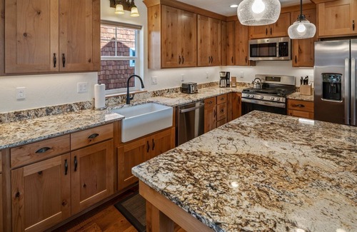 Dover Bay Haus | Dover Bay | Sleeps up to 10 | Private Hot Tub