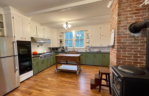 Farnham Haus | Downings Farmhouse - a Historic 6 Bedroom Home on 3 Acres of Yard and Forest