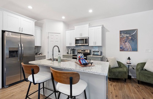 Acworth Haus | Downtown Acworth!