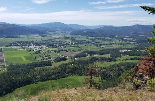 Chewelah Wohnung | Downtown Chewelah Loft - Close to GOLF and SKI RESORT