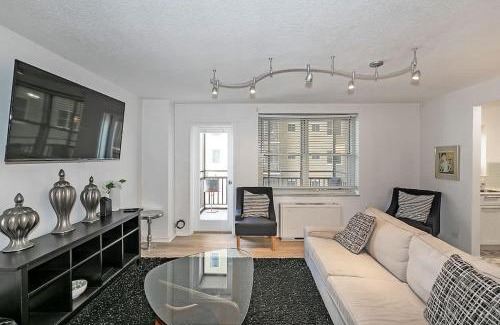 Downtown Atlanta Haus | Downtown Condo Walk to GWCC and Coca-Cola