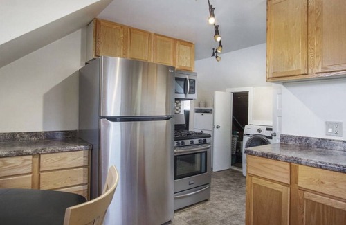 Holland Hütte | Downtown Cottage