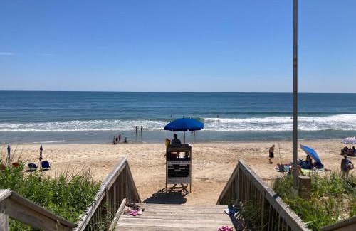 Duck Haus | Downtown Duck Resort Perks Ocean Views & Hot Tub