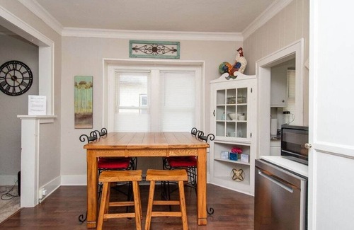 Roosevelt Haus | Downtown Fargo Gem: Full Home for Large Groups