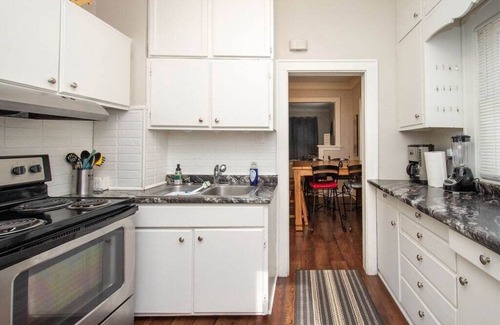 Roosevelt Haus | Downtown Fargo Gem: Full Home for Large Groups