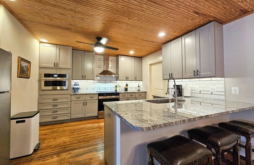 New Bern Wohnung | Downtown Historic New Bern Apartment Next door to Birthplace of Pepsi