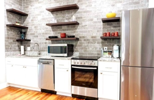 Eureka Springs Historic District Eigentumswohnung | Downtown+HotTub+Wifi+FreeParking @151 Spring Ste F