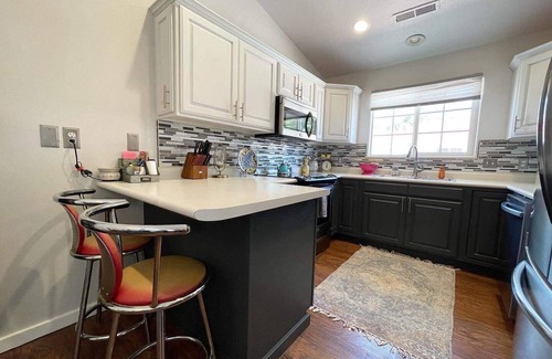 Kanab Haus | Peaceful Downtown Kanab Family Townhome Dew Drop Inn!