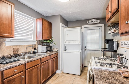 Bowling Green Haus | Downtown Ky Bourbon Tour Cozy Cottage