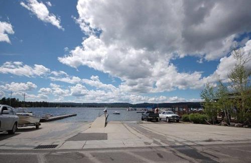 McCall Haus | Downtown Lakeview Villa Townhome by Casago McCall - Donerightmanagement