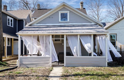 South Park Haus | Downtown near UD|Amazing Patio|Private Parking