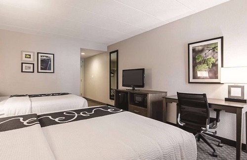 Portland Hotel | Downtown Portland Escape, 2 Queen Beds, La Quinta, 2 Family Ready Rooms