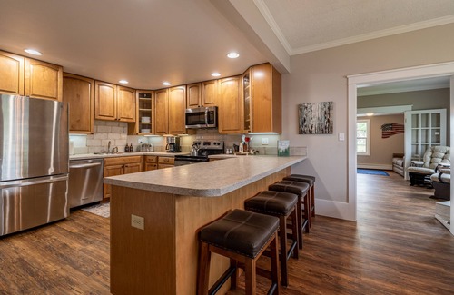 Powell Haus | Downtown Powell Place- Recently remodeled home in downtown Powell