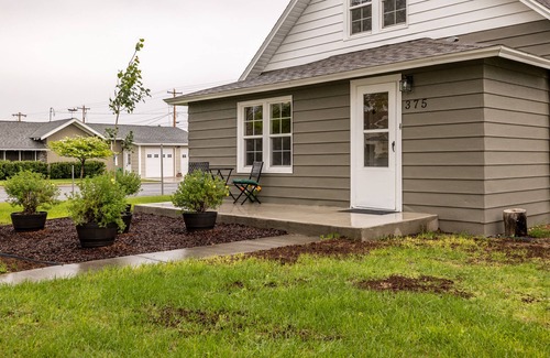 Powell Haus | Downtown Powell Place- Recently remodeled home in downtown Powell