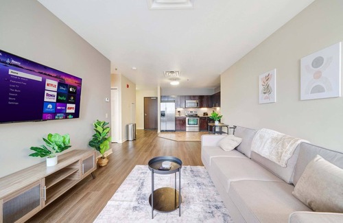 Downtown Pittsburgh Wohnung | Sky High Luxury - 10TH FLOOR - PRIME LOCATION - 24/7 Onsite Parking Gym Lounge