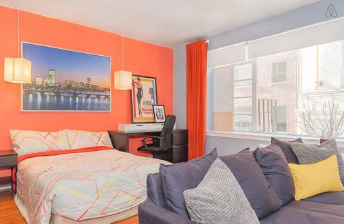 Theatre District Wohnung | Downtown Studio Apt, Short Walk To Hospitals