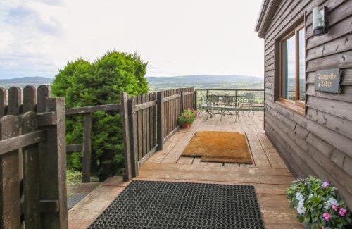 Halfway House Haus | Dragonfly Lodge