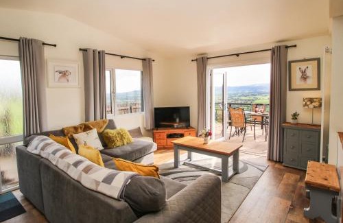 Halfway House Haus | Dragonfly Lodge