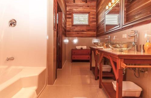 Teakettle Village Kabine | Dream Valley Belize