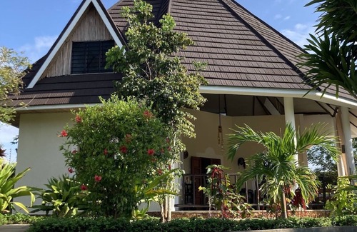 Diani Beach Haus | Traumvilla Maisha-Bora für 4 bis 6 Personen, Pool inkl. House keeping & Koch