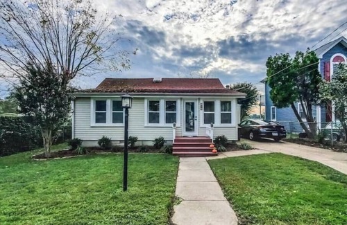 Deale Haus | #DreamDeale - water view home