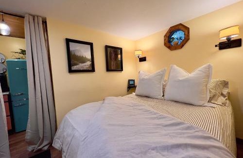 Luray Haus | Dreamy Couples Cabin in the Shenandoah Forrest