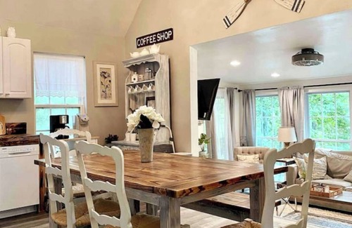 Sylacauga Hütte | Dreamy Lakefront Cottage on Lay Lake!