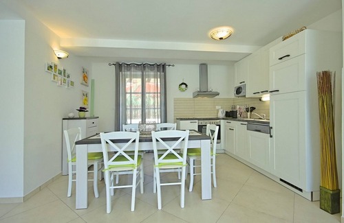 Liznjan Villa | Traumhafte Villa umgeben von herrlicher grüner Vegetation und mediterranen Pflanzen