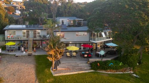 Cable Bay Kabine | Driftwood Lodge Beachfront, Cable Bay Stays, Cable Bay, Northland