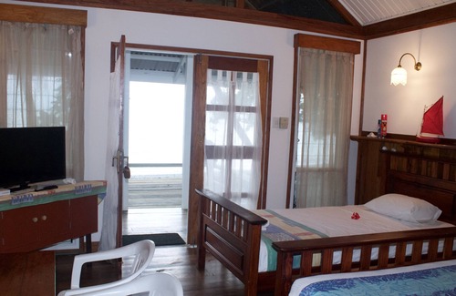 Alotau Bed & Breakfast | Driftwood Resort