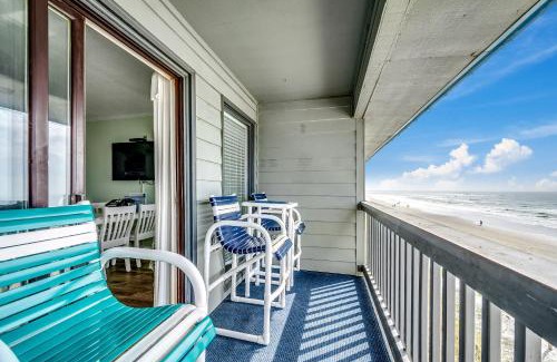 North Myrtle Beach Haus | Drifty Daze Oceanfront Suite w Pool