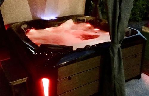 Muchelney Haus | Dronefield Lodge