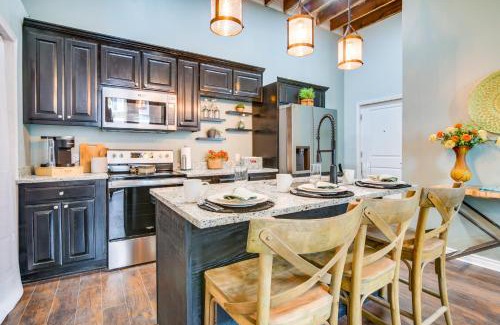 Monett Wohnung | Dtwn Loft in the Heart of Monett Pets Welcome!