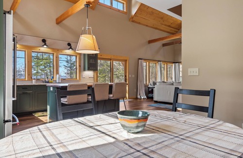 Rangeley Plantation Haus | Duck Duck Moose | New Private Home on Mooselookmeguntic Lake, Private Waterfront