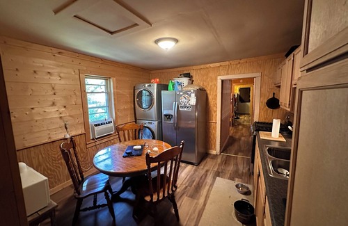 Grubbs Kabine | Duck Hunters Paradise: Charming 2-bedroom lodge in lovely Grubbs Arkansas.