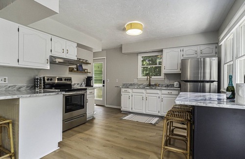 Grawn Haus | Duck Lake Escape🌊 Lake Access, Minutes to Traverse City, Kayaks