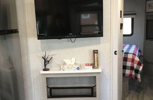 Federal Dam Haus | Duck Pond Camper - 3 blocks from the iconic Federal Dam and Leech Lake!