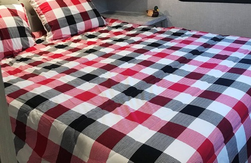 Federal Dam Haus | Duck Pond Camper - 3 blocks from the iconic Federal Dam and Leech Lake!