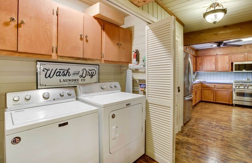 Theriot Haus | Dularge Grand Villa - Steps to Marina + Fishing!