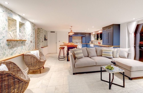 Wimborne Haus | Dulcima Cottage - Vier Schlafzimmer Haus, Schläft 8