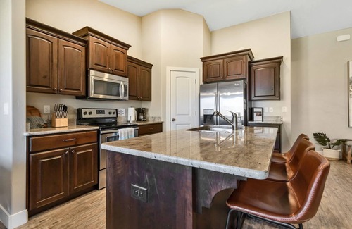 Hurricane Haus | Dune-Our-Thing in unserem geräumigen Haus mit privatem Pool