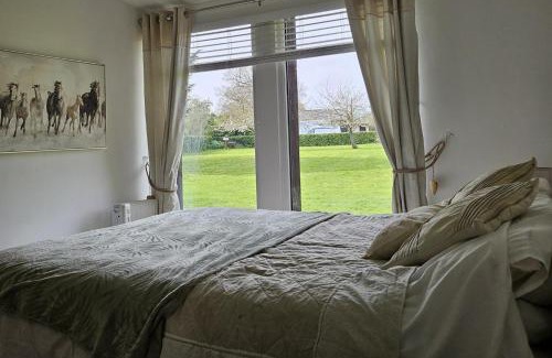 Dunmow Haus | Dunmow 1-Bed Cabin Sleeps 4 10 mins to Stansted