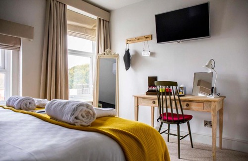 Burnham-on-Sea Hotel | Dunstan House